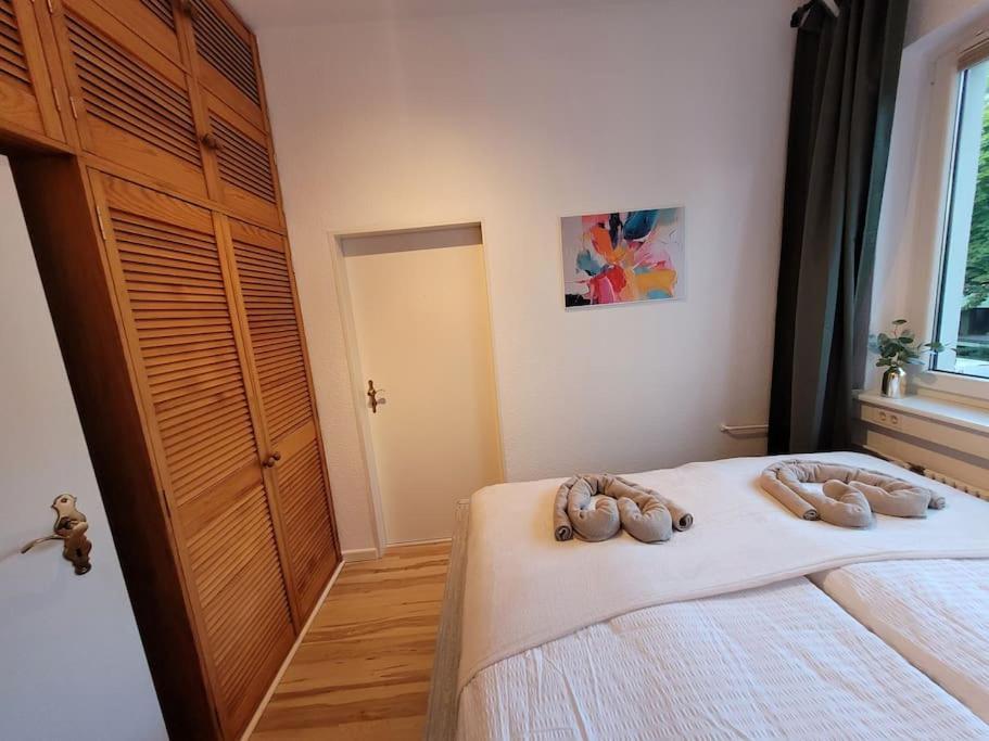 Duplex Apartment Ullstein- 4 Bedrooms, 2 Bathrooms, Living Room, 2 Parking Spaces, Boxspringbeds, Family & Business Apartment! Berlin Exterior photo