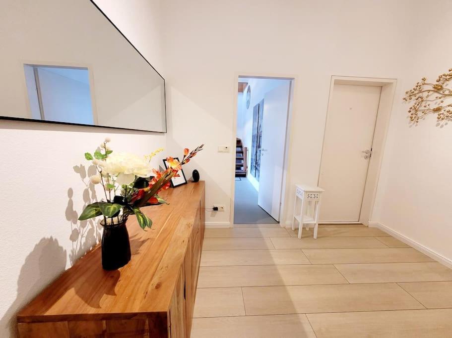 Duplex Apartment Ullstein- 4 Bedrooms, 2 Bathrooms, Living Room, 2 Parking Spaces, Boxspringbeds, Family & Business Apartment! Berlin Exterior photo
