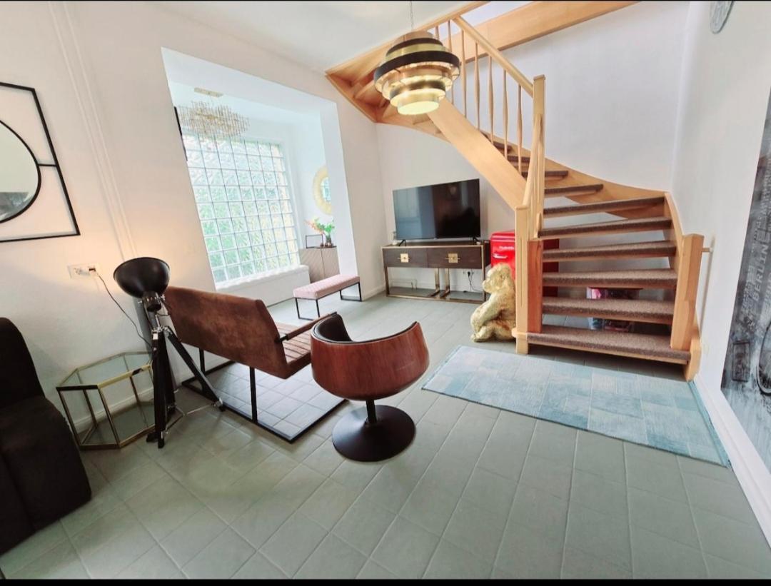 Duplex Apartment Ullstein- 4 Bedrooms, 2 Bathrooms, Living Room, 2 Parking Spaces, Boxspringbeds, Family & Business Apartment! Berlin Exterior photo